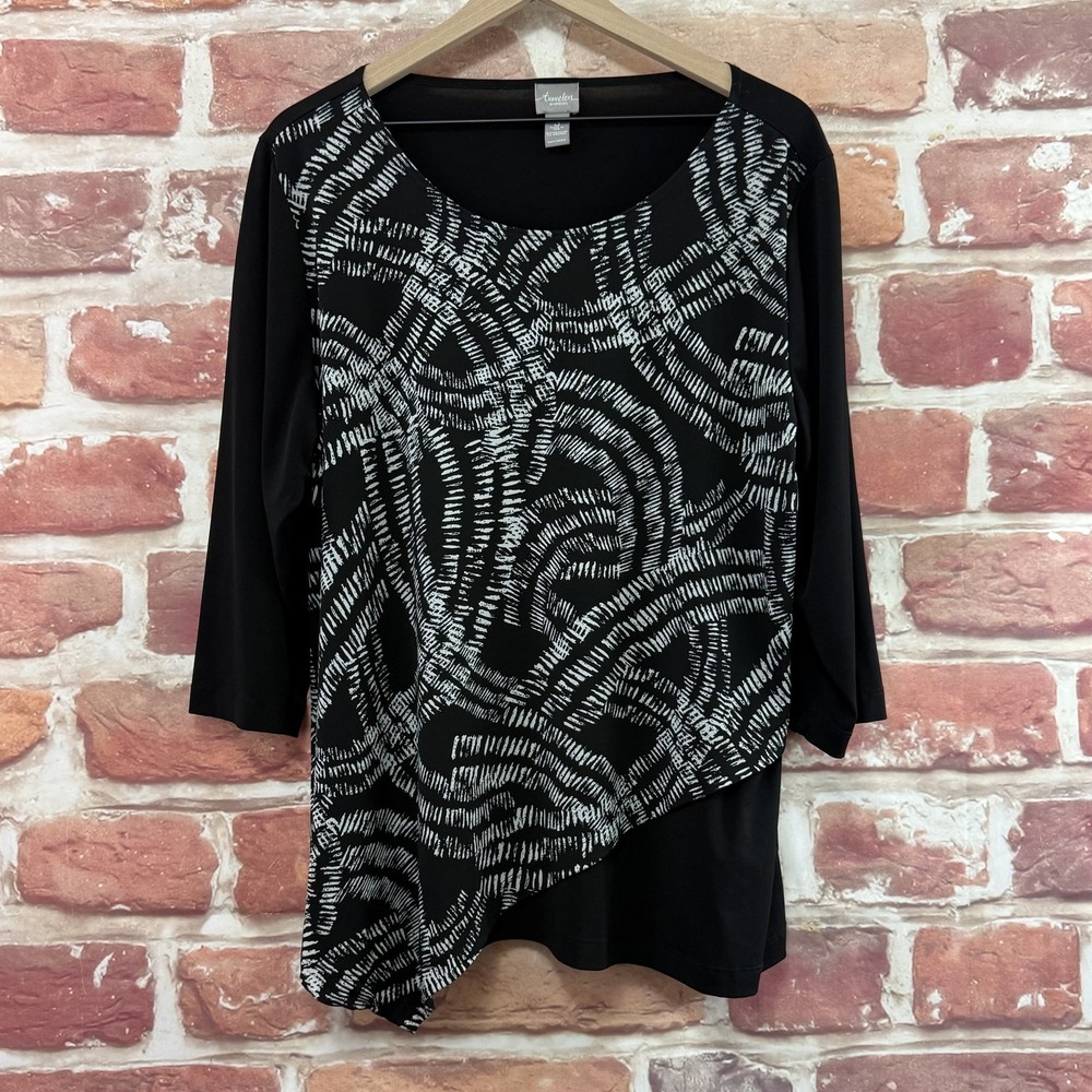 Chicos Top Women's XL Black White Abstract Asymmetric Hem Stretchy Casual Shirt